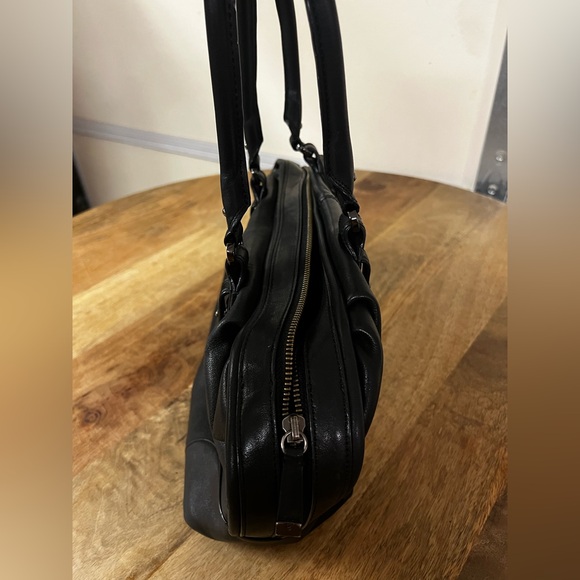 Calvin Klein Black Leather Bag with Gold Zipper - Picture 4 of 4